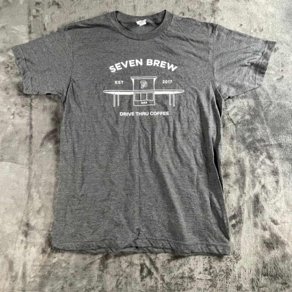 Seven Brew Drive Thru Coffee Graphic T-Shirt Unisex 2XL Gray Short Sleeve